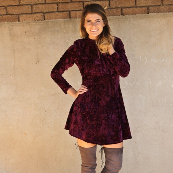 🎉ONE LEFT - SALE🎉 Burgundy Crushed Velvet Dress - Picture 2 of 4