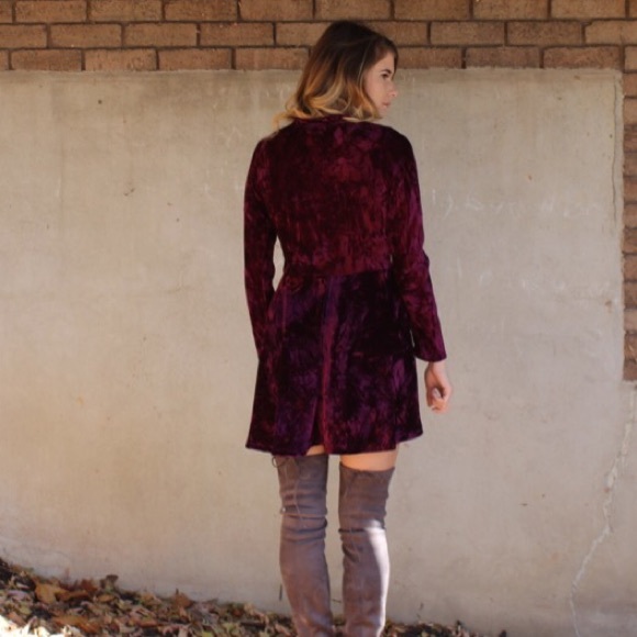 🎉ONE LEFT - SALE🎉 Burgundy Crushed Velvet Dress - Picture 3 of 4