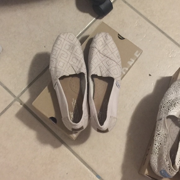 Toms