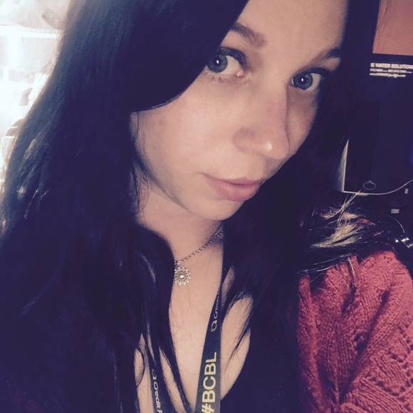 Meet your Posher, Whitney