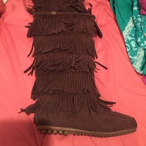 Girls fringe boots