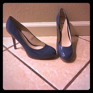 Nine West size 9.5 shiny blue heel