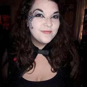 Meet your Posher, Kara