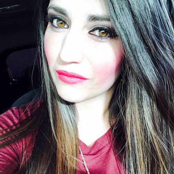 Meet your Posher, Elizabeth