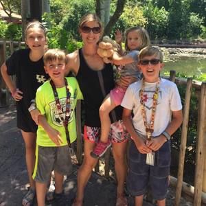 Meet your Posher, Laura