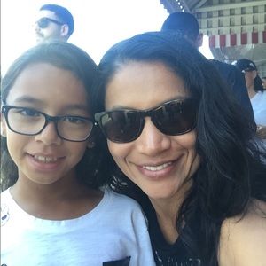 Meet your Posher, Violeta