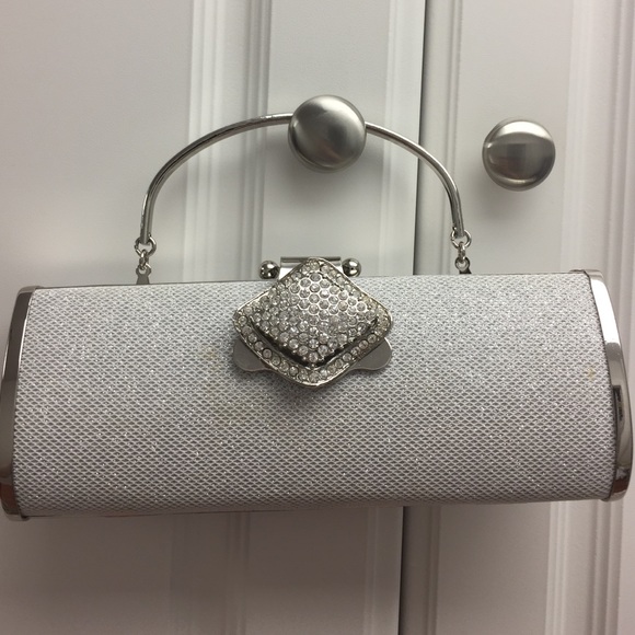 Elegant Formal Clutch in Silver Sparkle