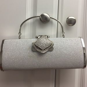 Elegant Formal Clutch in Silver Sparkle