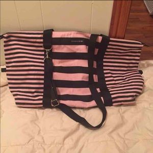 PINK VS HUGE DUFFLE BAG