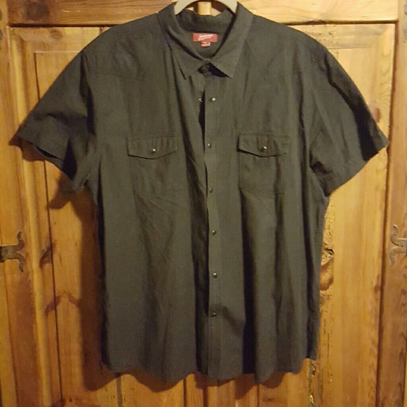 Black ss snap button down