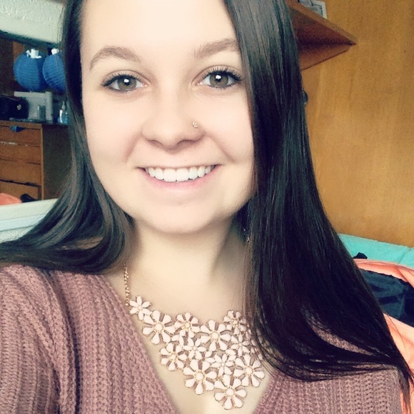 Meet your Posher, Kailah - Picture 1 of 1