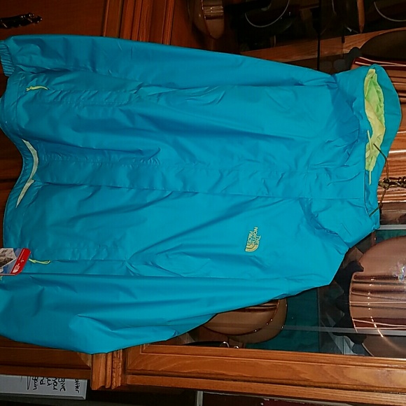 Authentic NORTH FACE RESOLVE JACKET DRI FIT bluebi