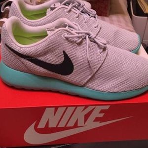 Meet your Posher, Max