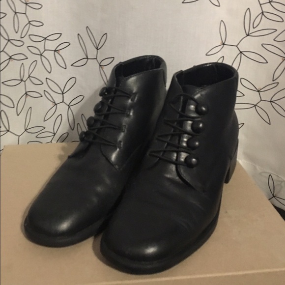 LAST CHANCE! Vintage Leather Ankle Boots