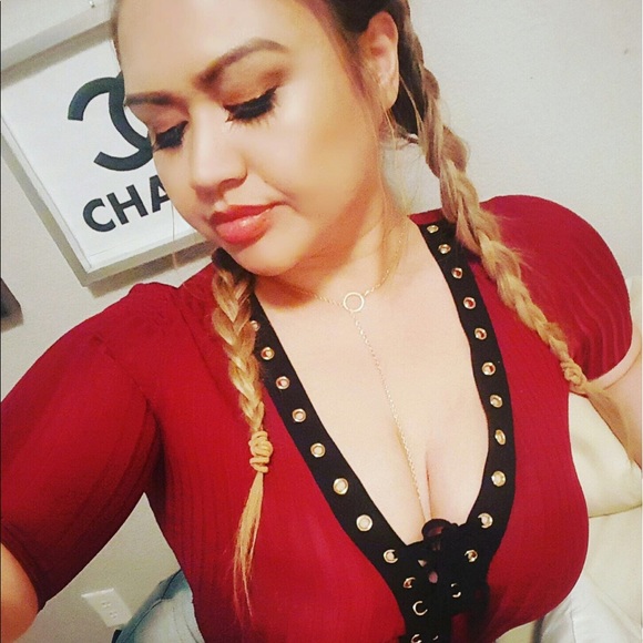 - MINIMALIST CIRCLE BAR necklace - Picture 2 of 5