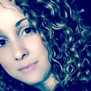 Meet your Posher, Daniela