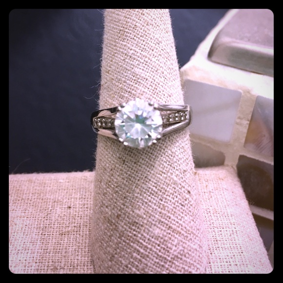 ‼️Absolute diamond ring 💍 - Picture 1 of 4