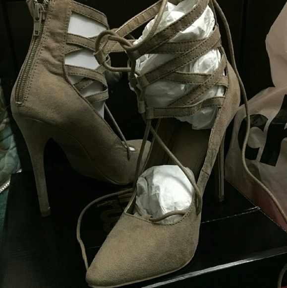 Stella Laced-up pointed heels - Picture 2 of 4