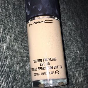 MAC Studio Fix Fluid Shade NC10 (only used once)