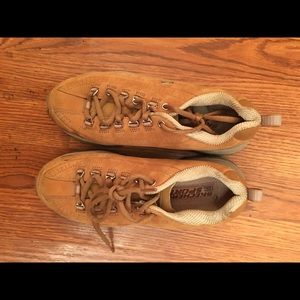 Brown Skechers sport 7.5 size like new