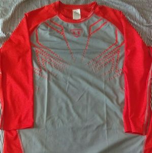 UNDER Armour baseball shirt