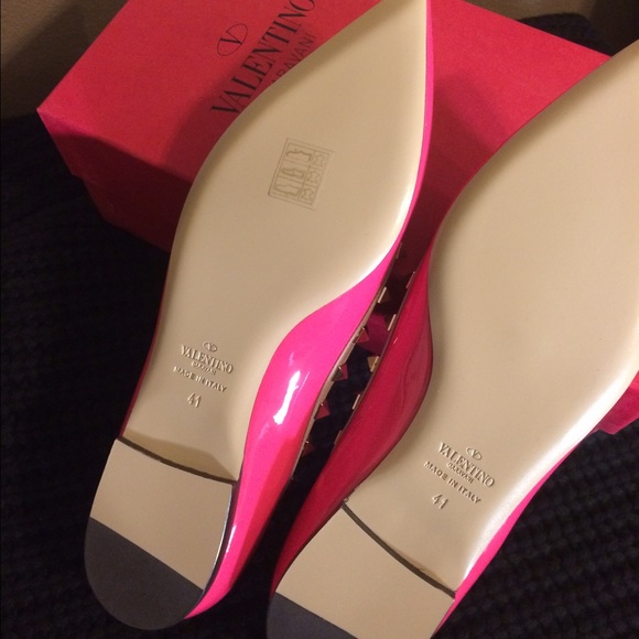 Black Friday sale‼️Valentino Rockstud Flats 😘 - Picture 2 of 4