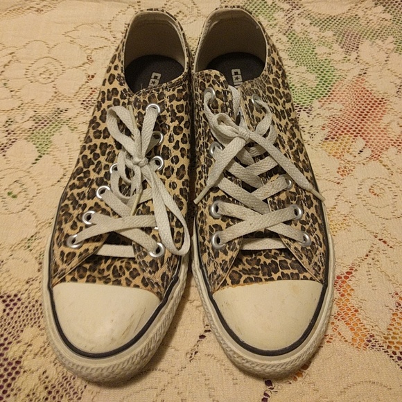 Converse leopard print shoes
