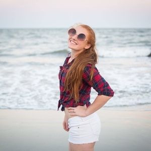 Meet your Posher, Alyssa