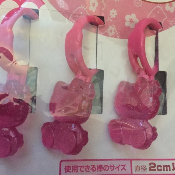 NEW! 2 sets of Hello Kitty shower curtain rings - Picture 3 of 3