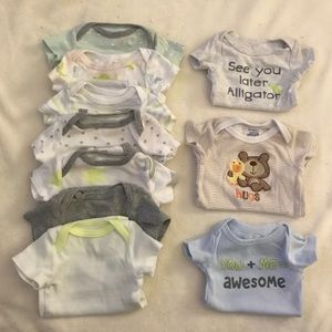 👶🏻 Short Sleeve Onesies (NB)
