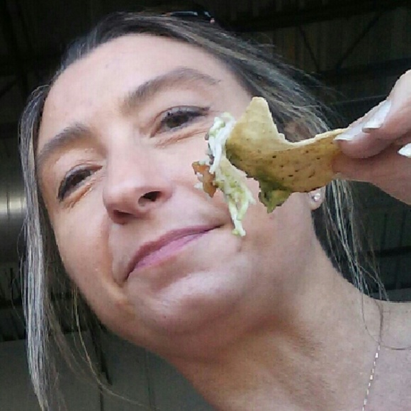 🙋MEET Your POSHERS❤ - Picture 3 of 4