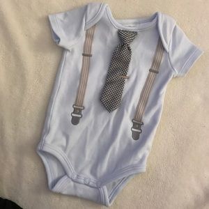👶🏻 Koala Baby Faux Tie Onesie (NB)