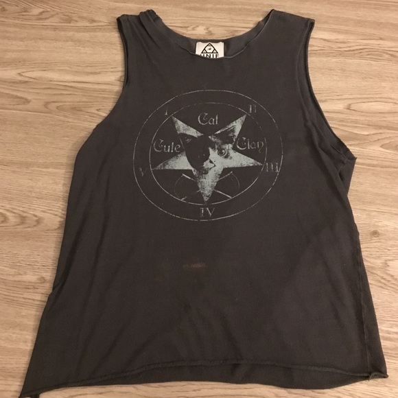 UNIF muscle tee