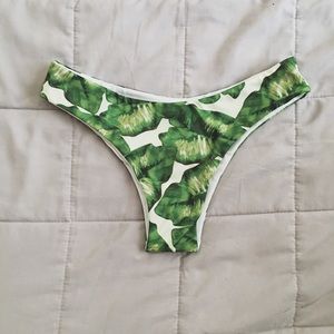 Leafs print bikini bottom