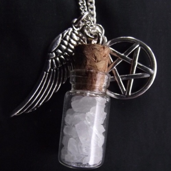 ⚡️SALE⚡️Supernatural Protection Angel Wing W/ Salt - Picture 3 of 3