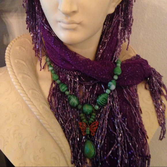 Necklace - Picture 1 of 3