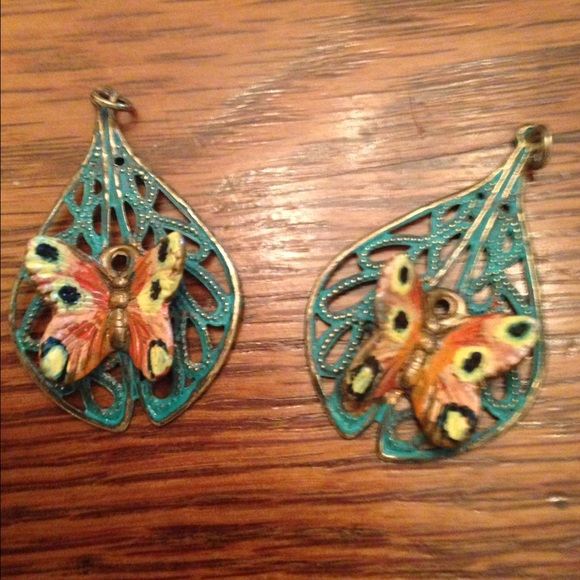 Beautiful butterfly earrings - Picture 2 of 2