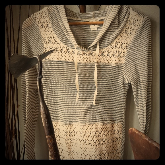 Ultra lightweight super CUTE Daytrip hoodie