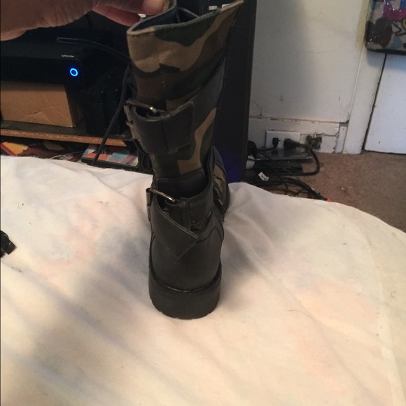 Girls army fatigue boots size 5 1/12 - Picture 4 of 4