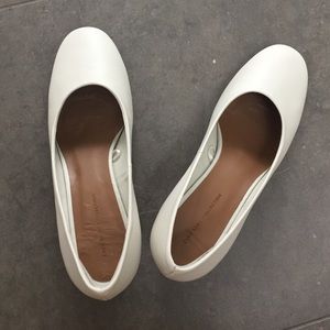 Zara bone colored pumps-size 40.