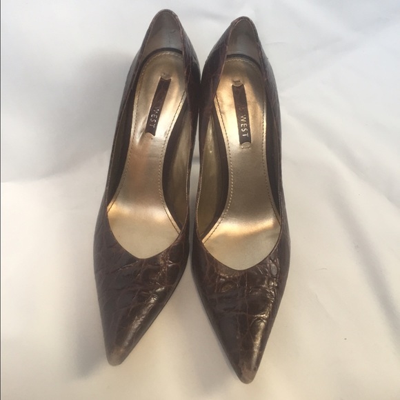 Nine West Snakeskin Pumps