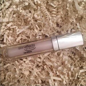 NEW Lip Plumping Gloss Skin Effects