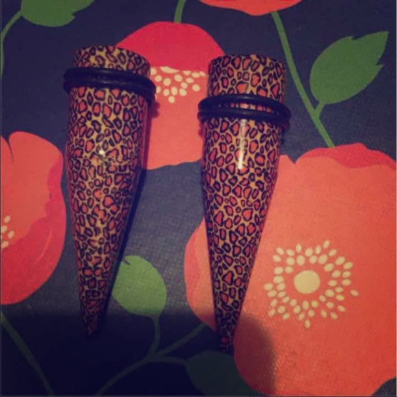 11/16" tapers.