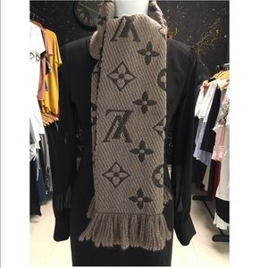 Thanksgiving $265‼️LV LOGOMANIA SCARF Verone