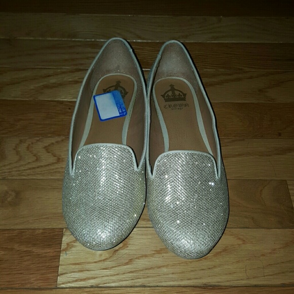 Women’s gold flats - Picture 3 of 3