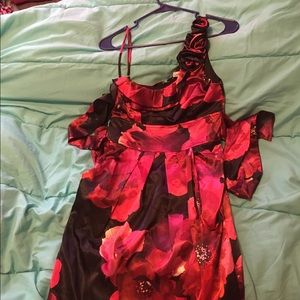 Flowered silky semi/formal dress with pockets!