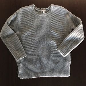 Gap sweater