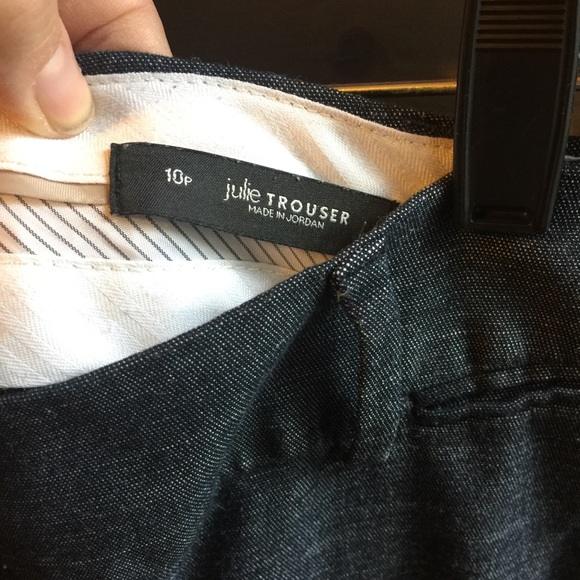 SOLD // LOFT Julie 10P navy trousers - Picture 4 of 4