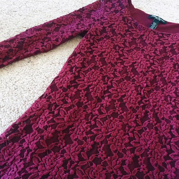 LACE MAROON DRESS - Picture 2 of 3