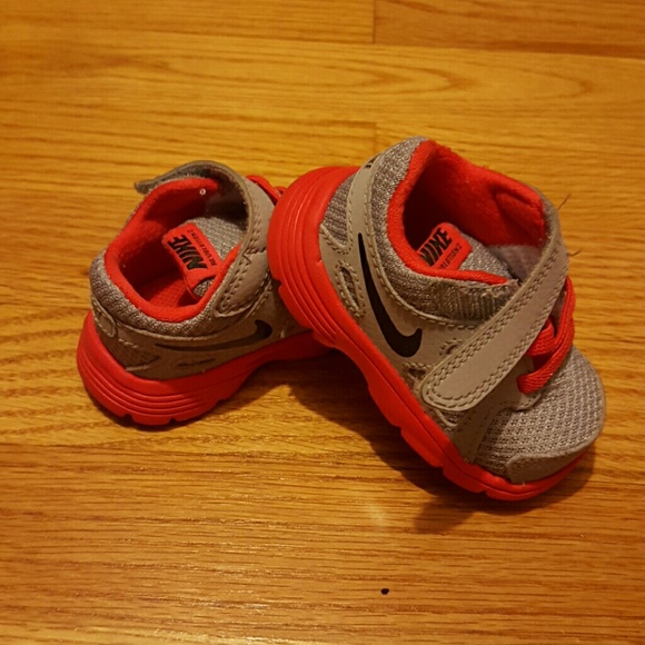 Infant Nike Revolution 2